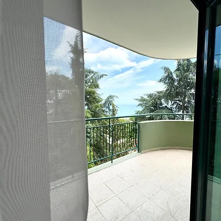 Palm Apartment *